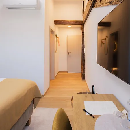 Maison Kounic Palace Apartmán *
